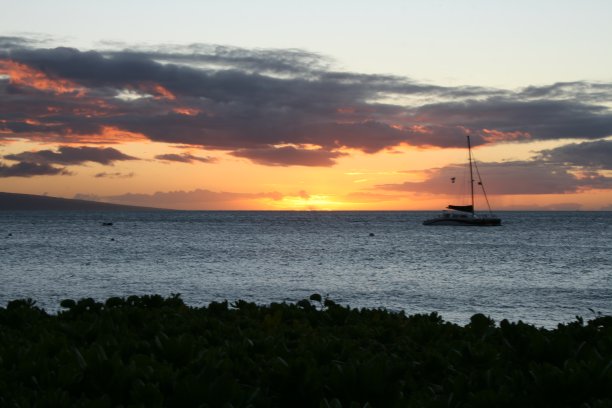 海上的日落船图片下载
