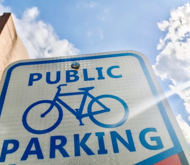 公共自行车停放标志图片下载