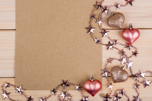 粉色心形和一张纸情人节素材图片下载