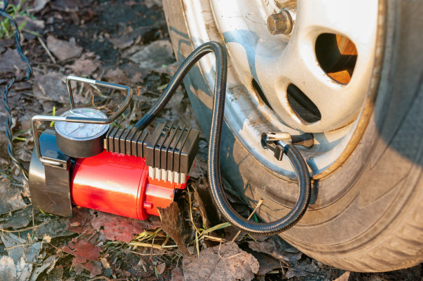 汽车轮胎用压缩机充气图片下载