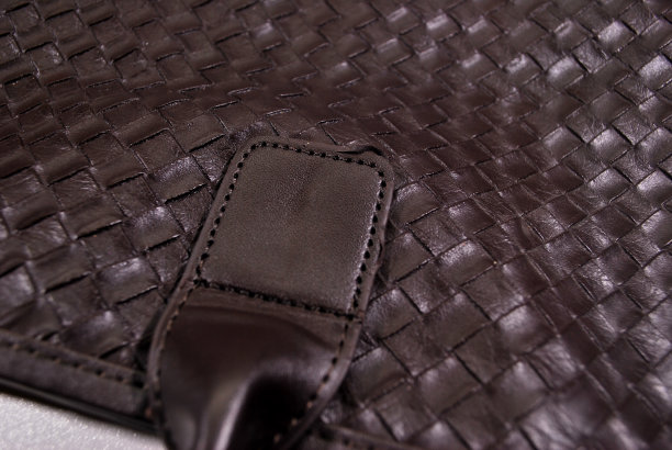 深棕色的背景。图片下载