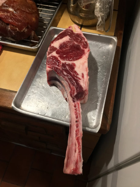 准备烧烤的战斧肉图片下载