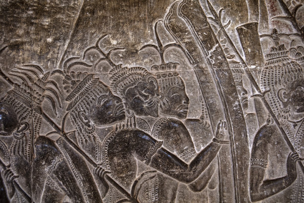 吴哥窟庙宇墙上的石雕细节图片下载