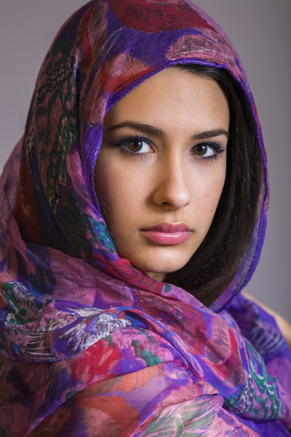 美丽的年轻女子图片下载