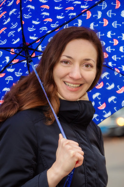 柏林的女人图片下载