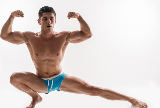 在白色背景上弯曲肌肉素材图片