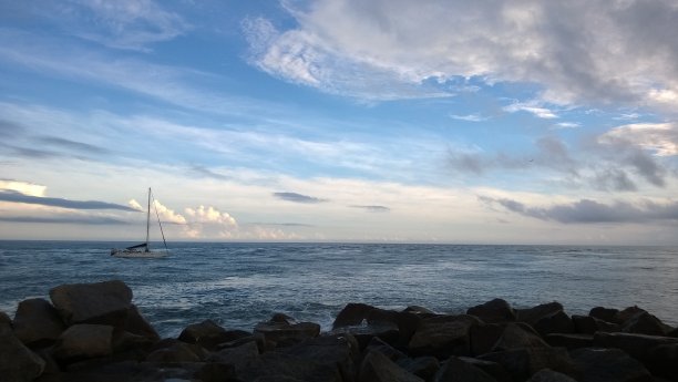 暴风雨过后,图片下载