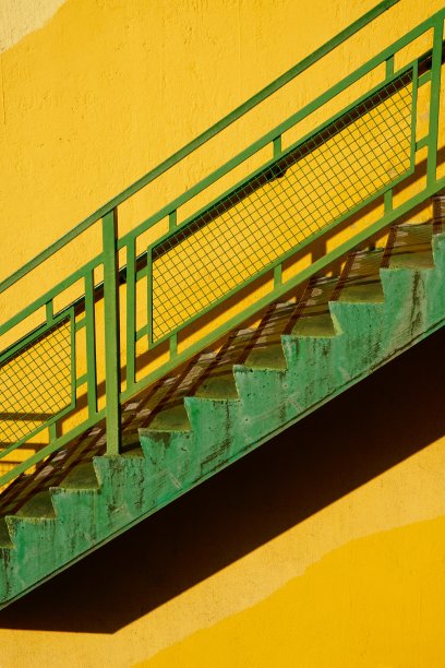 毕尔巴鄂街头的楼梯建筑，图片下载