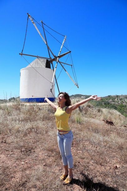 古老的风车图片下载