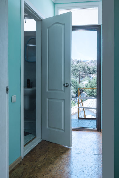 打开房间的门图片下载