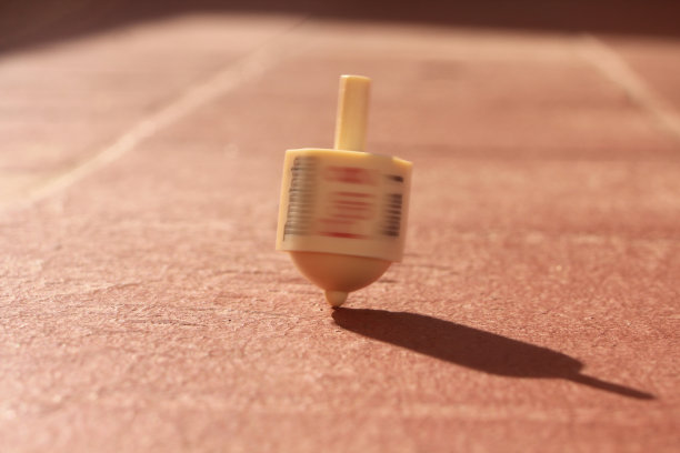 小抽陀螺图片下载