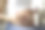 孕妇在腹部涂抹护肤霜以防止妊娠纹图片下载