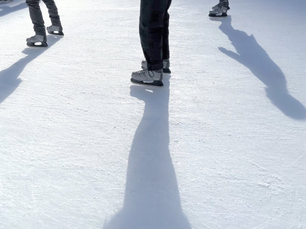 滑冰的图片下载