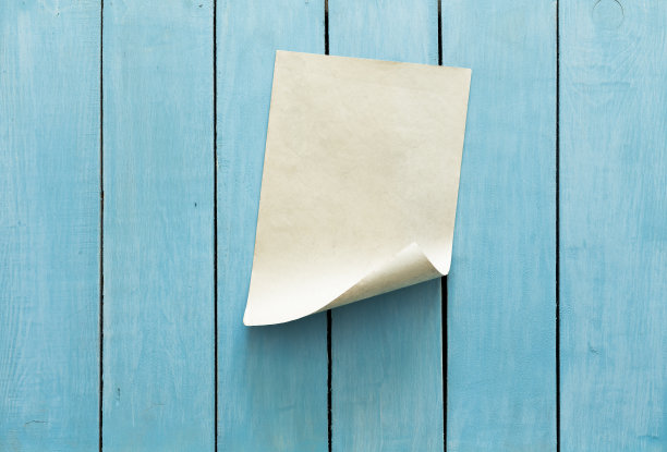 木墙上的旧纸图片下载