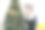 快乐的妈妈和女儿在家里的圣诞树上放礼物。图片下载
