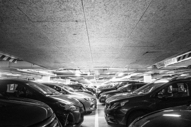 公共停车场图片下载