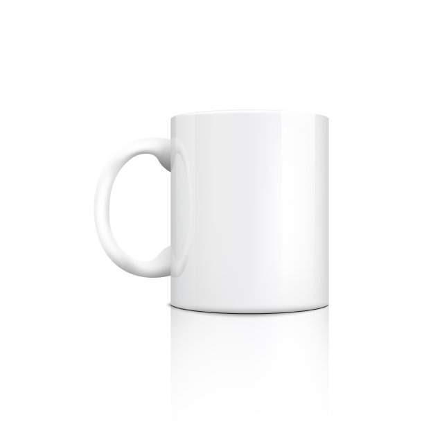 经典的白色杯子孤立在白色背景-现实的杯子模型图片下载