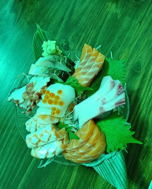 海鲜用鱼和鸡蛋在碗里搭配精美的装饰图片下载