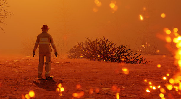 自然灾害袭击森林，消防员准备扑灭火焰图片下载