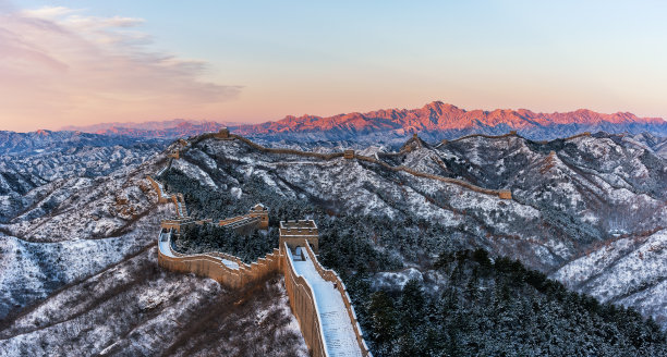 中国的长城被雪覆盖着图片下载