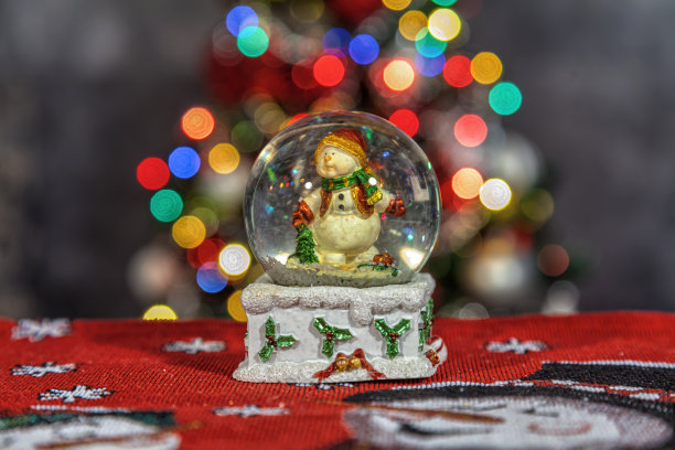 冬天玻璃球图片下载