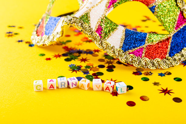 节日背景与五颜六色的礼物礼物图片下载