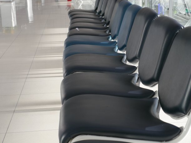 机场的一排座位图片下载