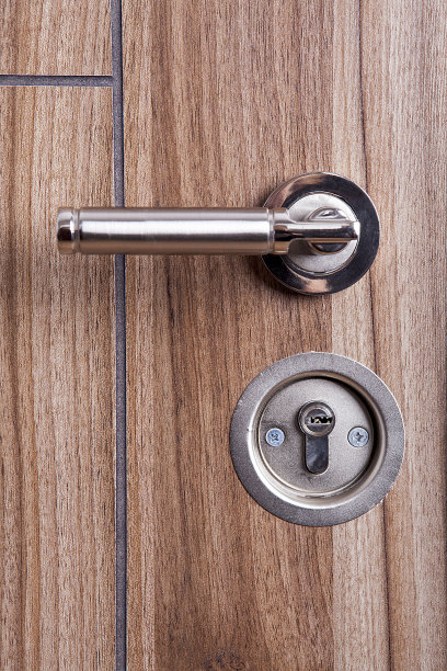 木屋的门。图片下载