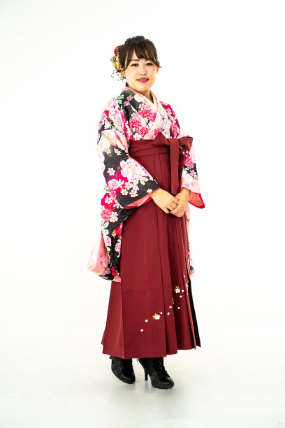 一个穿着和服的女人图片下载