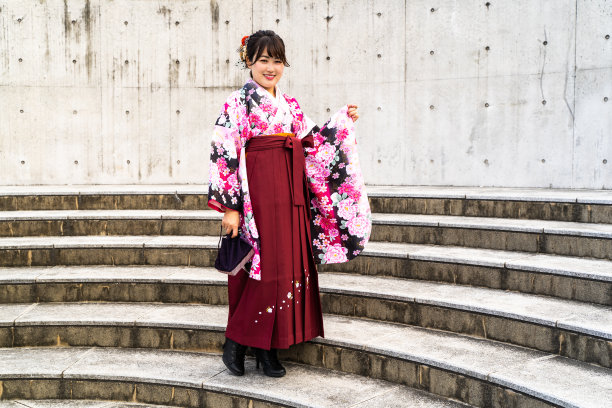 一个穿着和服的女人图片下载