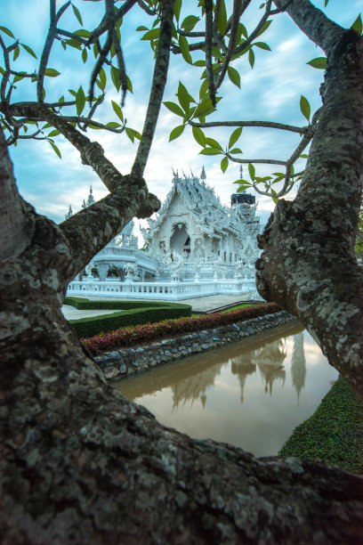 白庙，清莱，泰国图片下载