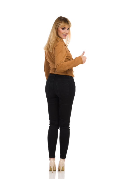 女人向后看，竖起大拇指图片下载