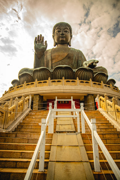 香港大屿山宝莲寺天坛大佛正面全景图片下载