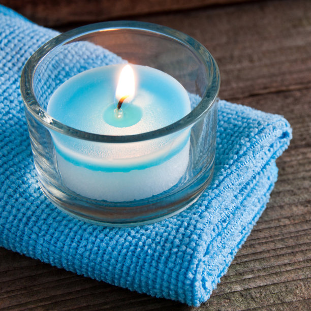 健康香薰蜡烛和毛巾图片下载