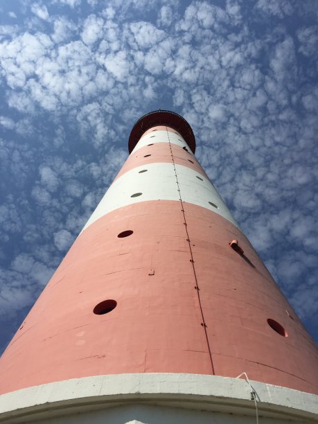 灯塔指向天空图片下载