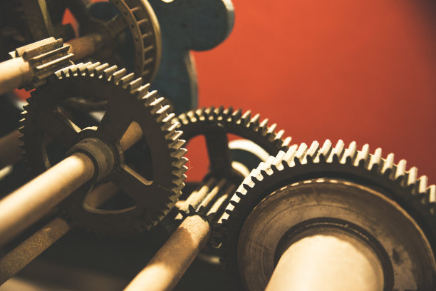 旧的机械铁齿轮图片下载
