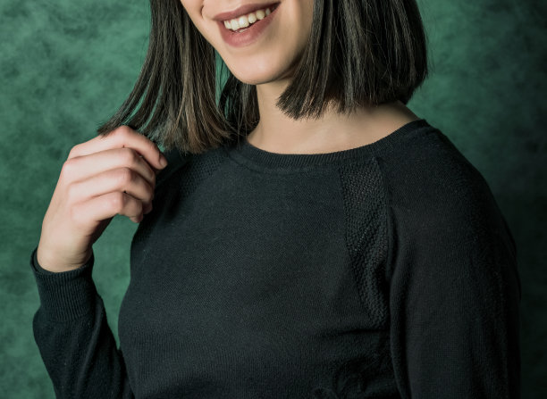 女人的舌头、牙齿和嘴唇图片下载