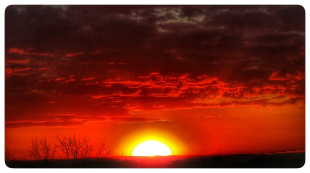 日落之后,龙卷风图片下载