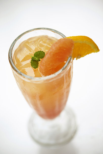 橙汁和粉红葡萄柚汁图片下载