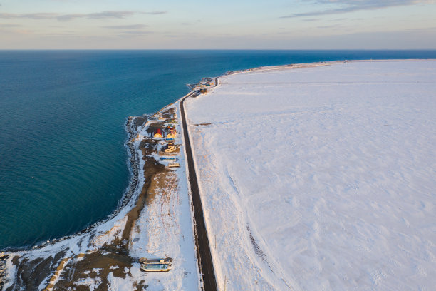 日本北海道半岛的冬季鸟瞰图图片下载