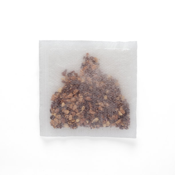 果茶茶包，方形，阴影孤立在白色背景上图片下载