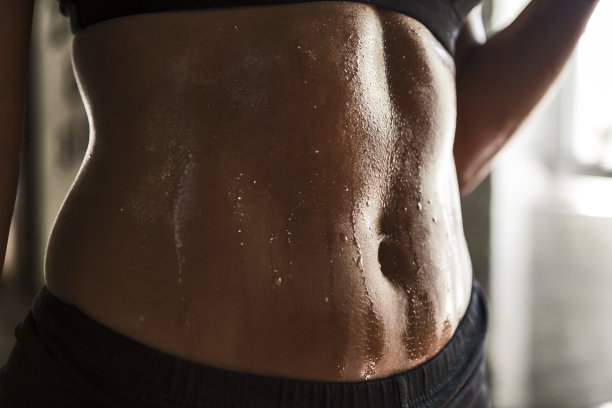 健身流汗锻炼图片下载