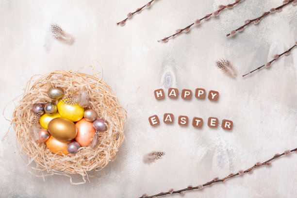 春平。质朴的桌顶视图。复活节的背景。图片下载