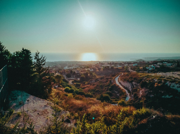 山谷的斜坡图片下载