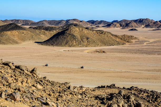 埃及洪加达市附近的阿拉伯沙漠山脉图片下载