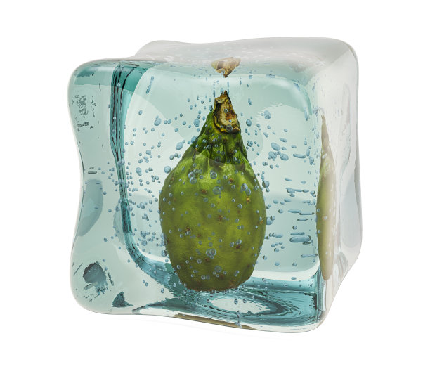 冰冻的仙人掌梨，3D渲染孤立在白色背景图片下载