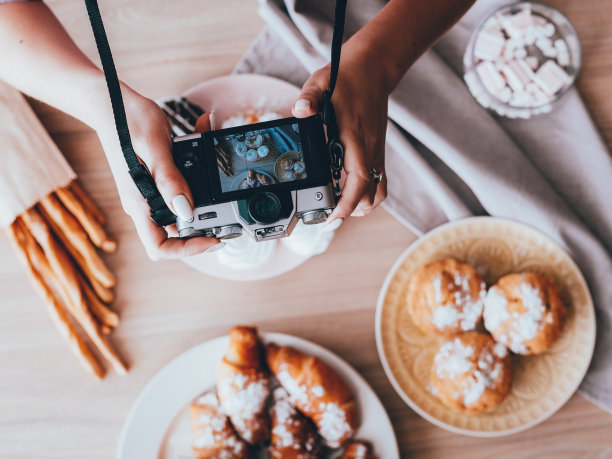美食摄影女造型师自制糕点图片下载