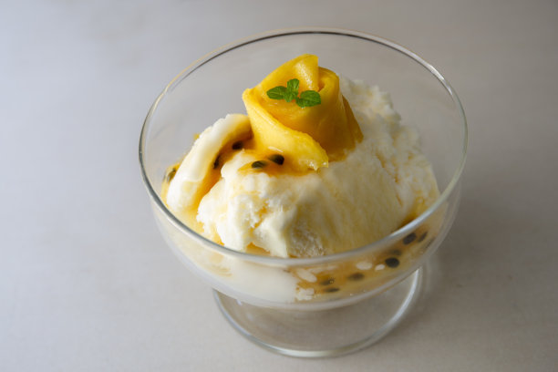 冰淇淋和芒果图片下载