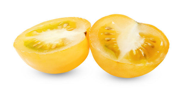 在白色背景上分离的两半樱桃番茄图片下载