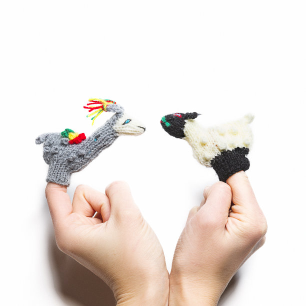 白色背景上的手指木偶图片下载